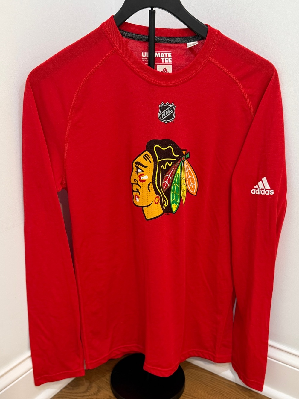 Adidas Men’s Chicago Blackhawks Long Sleeve Shirt